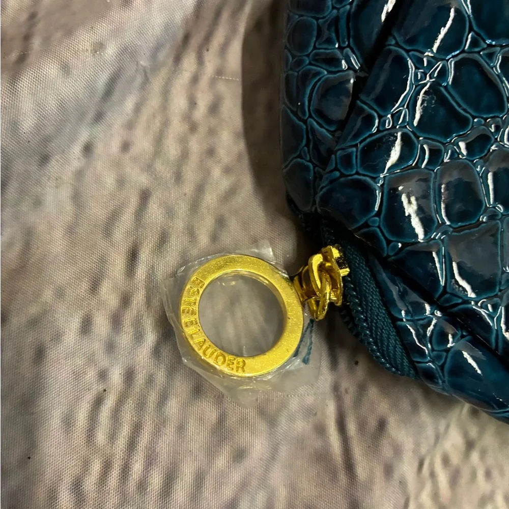 5/$20 NEW Estée Lauder Teal Faux Alligator Cosmetic Bag Gold Accent Zip Closure‎
